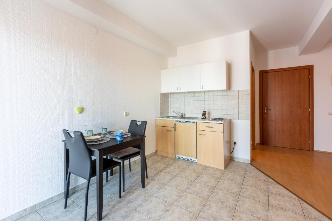 Apartments Antonija Crikvenica Eksteriør bilde