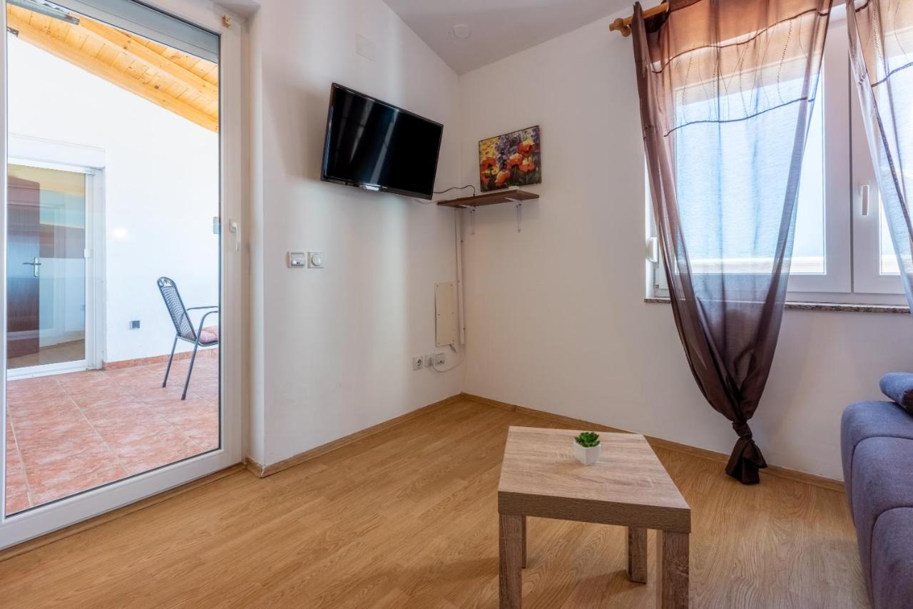 Apartments Antonija Crikvenica Eksteriør bilde